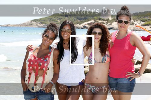 ibiza 17 juli 2012
Ruud Gullit op vakantie met al zijn 6 kinderen Felicity Charmayne Quincy Cheyenne Joelle en Maxim .
Peter Smulders bv