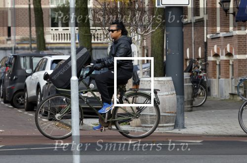 Amsterdam 15 december 2023
Daniel Arends op de fiets in Amsterdam zuid