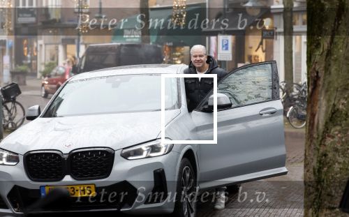 Amsterdam 7 december 2023
Dries Roelvink met zijn BMW X4 in Amsterdam zuid.