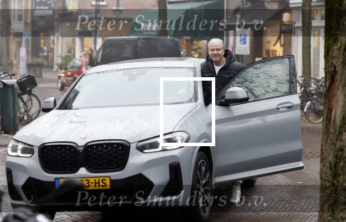Amsterdam 7 december 2023
Dries Roelvink met zijn BMW X4 in Amsterdam zuid.