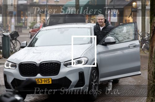 Amsterdam 7 december 2023
Dries Roelvink met zijn BMW X4 in Amsterdam zuid.