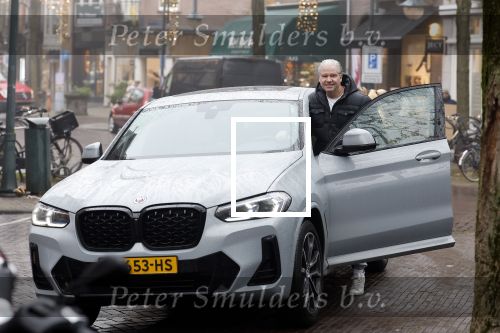 Amsterdam 7 december 2023
Dries Roelvink met zijn BMW X4 in Amsterdam zuid.