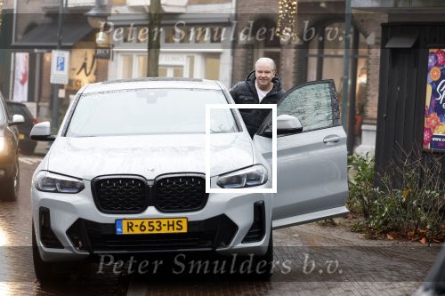Amsterdam 7 december 2023
Dries Roelvink met zijn BMW X4 in Amsterdam zuid.