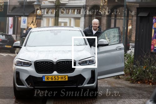 Amsterdam 7 december 2023
Dries Roelvink met zijn BMW X4 in Amsterdam zuid.