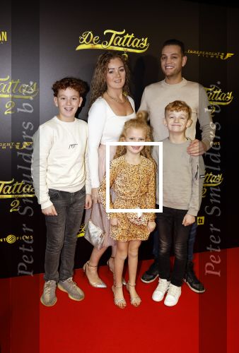 Amsterdam 12 december 2023
Premiere de tata\'s in Tuschinski.
Chahid Charrak ( Dutch Performante) met vrouw en kinderen