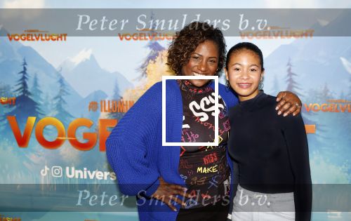 Amsterdam 2 december 2023
Premiere vogelvlucht in Pathe arena .
Edsilia Robley en haar dochter Imaani Oosterhuis .