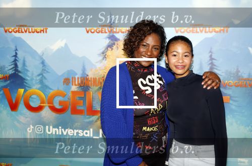 Amsterdam 2 december 2023
Premiere vogelvlucht in Pathe arena .
Edsilia Robley en haar dochter Imaani Oosterhuis .