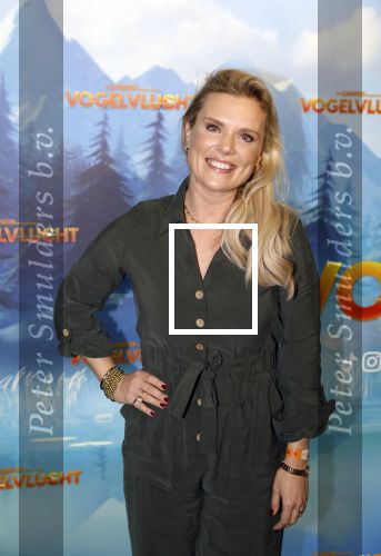 Amsterdam 2 december 2023
Premiere vogelvlucht in Pathe arena .
De cast met oa Floris Gobel Edsilia Rombley Linda Wagemakers Rayen Panday Posy Bakkum Imaani Oosterhuis Karin Bloemen en Thomas Koekkoek. Eveline Stallaart met zoons