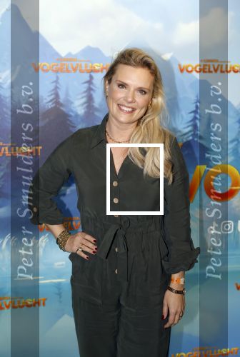 Amsterdam 2 december 2023
Premiere vogelvlucht in Pathe arena .
De cast met oa Floris Gobel Edsilia Rombley Linda Wagemakers Rayen Panday Posy Bakkum Imaani Oosterhuis Karin Bloemen en Thomas Koekkoek. Eveline Stallaart met zoons