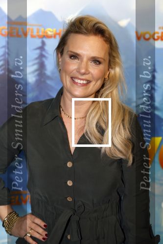 Amsterdam 2 december 2023
Premiere vogelvlucht in Pathe arena .
De cast met oa Floris Gobel Edsilia Rombley Linda Wagemakers Rayen Panday Posy Bakkum Imaani Oosterhuis Karin Bloemen en Thomas Koekkoek. Eveline Stallaart met zoons