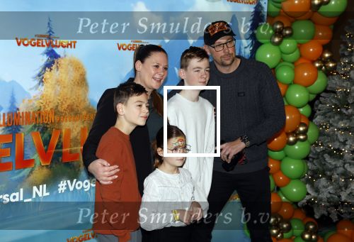 Amsterdam 2 december 2023
Premiere vogelvlucht in Pathe arena .
De cast met oa Floris Gobel Edsilia Rombley Linda Wagemakers Rayen Panday Posy Bakkum Imaani Oosterhuis Karin Bloemen en Thomas Koekkoek. Familie De Bakkertjes