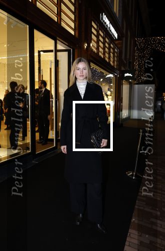 Amsterdam 14 december 2023
Opening van de nieuwe Louis Vuitton winkel op de pc Hooftstraat.
Alle gasten werden met luxe BMW \'s gebracht. Felice Nova Noordhoff kwam met haar moeder