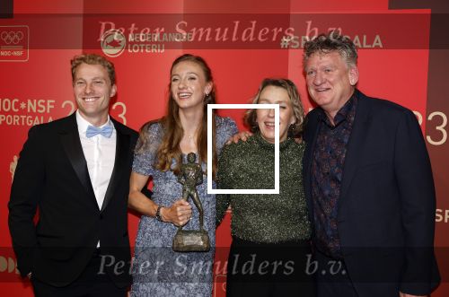 Utrecht 20 december 2023
Sportman / sportvrouw van jaar gala . Femke Bol werd sportvrouw van het jaar . Ze kwam samen met haar vriend  atleet Ben Broeders en haar ouders.