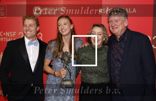 Utrecht 20 december 2023
Sportman / sportvrouw van jaar gala . Femke Bol werd sportvrouw van het jaar . Ze kwam samen met haar vriend  atleet Ben Broeders en haar ouders.