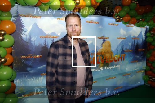Amsterdam 2 december 2023
Premiere vogelvlucht in Pathe arena .
De cast met oa Floris Gobel Edsilia Rombley Linda Wagemakers Rayen Panday Posy Bakkum Imaani Oosterhuis Karin Bloemen en Thomas Koekkoek. Ferdi Stofmeel