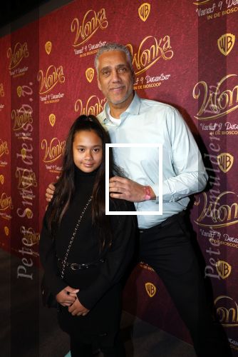 Amsterdam 8 december 2023
Premiere Wonka in Pathe Noord. Franklin Brown met kleindochter