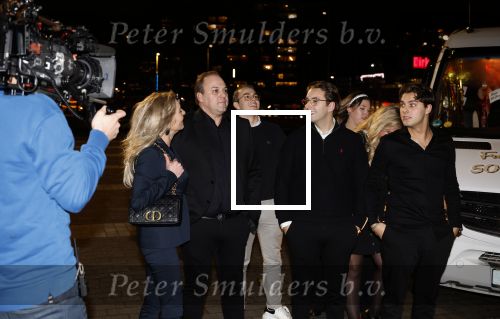 Rotterdam 30 december 2023
Surprise feestje voor Frans Bauer zijn 50e verjaardag in Ahoy. Frans Kwam met zijn vrouw Mariska Bauer en hun zonen Christiaan Frans Jr Lucas en Jan . Frans werd heel emotioneel toen hij aan kwam . In het circus werd er opgetreden door oa Patty Brard Thomas Berge en Emiel Hartkamp.