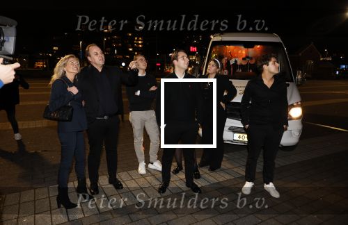 Rotterdam 30 december 2023
Surprise feestje voor Frans Bauer zijn 50e verjaardag in Ahoy. Frans Kwam met zijn vrouw Mariska Bauer en hun zonen Christiaan Frans Jr Lucas en Jan . Frans werd heel emotioneel toen hij aan kwam . In het circus werd er opgetreden door oa Patty Brard Thomas Berge en Emiel Hartkamp.