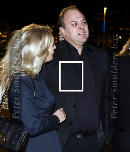 Rotterdam 30 december 2023
Surprise feestje voor Frans Bauer zijn 50e verjaardag in Ahoy. Frans Kwam met zijn vrouw Mariska Bauer en hun zonen Christiaan Frans Jr Lucas en Jan . Frans werd heel emotioneel toen hij aan kwam . In het circus werd er opgetreden door oa Patty Brard Thomas Berge en Emiel Hartkamp.