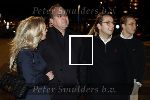 Rotterdam 30 december 2023
Surprise feestje voor Frans Bauer zijn 50e verjaardag in Ahoy. Frans Kwam met zijn vrouw Mariska Bauer en hun zonen Christiaan Frans Jr Lucas en Jan . Frans werd heel emotioneel toen hij aan kwam . In het circus werd er opgetreden door oa Patty Brard Thomas Berge en Emiel Hartkamp.
