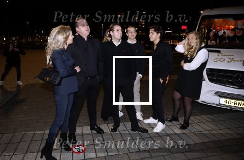 Rotterdam 30 december 2023
Surprise feestje voor Frans Bauer zijn 50e verjaardag in Ahoy. Frans Kwam met zijn vrouw Mariska Bauer en hun zonen Christiaan Frans Jr Lucas en Jan . Frans werd heel emotioneel toen hij aan kwam . In het circus werd er opgetreden door oa Patty Brard Thomas Berge en Emiel Hartkamp.