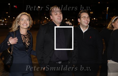 Rotterdam 30 december 2023
Surprise feestje voor Frans Bauer zijn 50e verjaardag in Ahoy. Frans Kwam met zijn vrouw Mariska Bauer en hun zonen Christiaan Frans Jr Lucas en Jan . Frans werd heel emotioneel toen hij aan kwam . In het circus werd er opgetreden door oa Patty Brard Thomas Berge en Emiel Hartkamp.