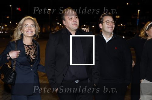 Rotterdam 30 december 2023
Surprise feestje voor Frans Bauer zijn 50e verjaardag in Ahoy. Frans Kwam met zijn vrouw Mariska Bauer en hun zonen Christiaan Frans Jr Lucas en Jan . Frans werd heel emotioneel toen hij aan kwam . In het circus werd er opgetreden door oa Patty Brard Thomas Berge en Emiel Hartkamp.