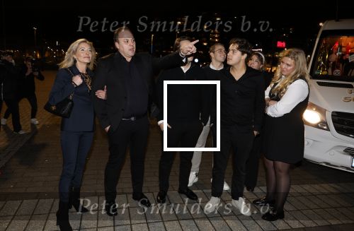 Rotterdam 30 december 2023
Surprise feestje voor Frans Bauer zijn 50e verjaardag in Ahoy. Frans Kwam met zijn vrouw Mariska Bauer en hun zonen Christiaan Frans Jr Lucas en Jan . Frans werd heel emotioneel toen hij aan kwam . In het circus werd er opgetreden door oa Patty Brard Thomas Berge en Emiel Hartkamp.