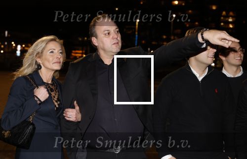 Rotterdam 30 december 2023
Surprise feestje voor Frans Bauer zijn 50e verjaardag in Ahoy. Frans Kwam met zijn vrouw Mariska Bauer en hun zonen Christiaan Frans Jr Lucas en Jan . Frans werd heel emotioneel toen hij aan kwam . In het circus werd er opgetreden door oa Patty Brard Thomas Berge en Emiel Hartkamp.
