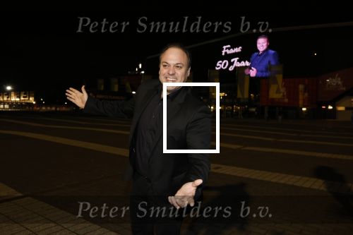 Rotterdam 30 december 2023
Surprise feestje voor Frans Bauer zijn 50e verjaardag in Ahoy. Frans Kwam met zijn vrouw Mariska Bauer en hun zonen Christiaan Frans Jr Lucas en Jan . Frans werd heel emotioneel toen hij aan kwam . In het circus werd er opgetreden door oa Patty Brard Thomas Berge en Emiel Hartkamp.