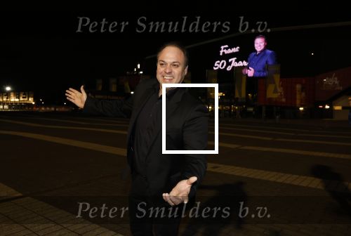 Rotterdam 30 december 2023
Surprise feestje voor Frans Bauer zijn 50e verjaardag in Ahoy. Frans Kwam met zijn vrouw Mariska Bauer en hun zonen Christiaan Frans Jr Lucas en Jan . Frans werd heel emotioneel toen hij aan kwam . In het circus werd er opgetreden door oa Patty Brard Thomas Berge en Emiel Hartkamp.
