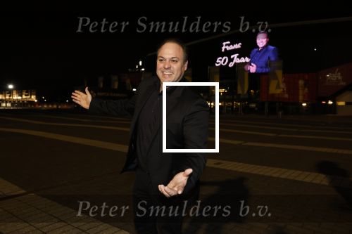 Rotterdam 30 december 2023
Surprise feestje voor Frans Bauer zijn 50e verjaardag in Ahoy. Frans Kwam met zijn vrouw Mariska Bauer en hun zonen Christiaan Frans Jr Lucas en Jan . Frans werd heel emotioneel toen hij aan kwam . In het circus werd er opgetreden door oa Patty Brard Thomas Berge en Emiel Hartkamp.