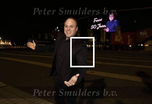 Rotterdam 30 december 2023
Surprise feestje voor Frans Bauer zijn 50e verjaardag in Ahoy. Frans Kwam met zijn vrouw Mariska Bauer en hun zonen Christiaan Frans Jr Lucas en Jan . Frans werd heel emotioneel toen hij aan kwam . In het circus werd er opgetreden door oa Patty Brard Thomas Berge en Emiel Hartkamp.
