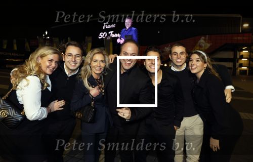 Rotterdam 30 december 2023
Surprise feestje voor Frans Bauer zijn 50e verjaardag in Ahoy. Frans Kwam met zijn vrouw Mariska Bauer en hun zonen Christiaan Frans Jr Lucas en Jan . Frans werd heel emotioneel toen hij aan kwam . In het circus werd er opgetreden door oa Patty Brard Thomas Berge en Emiel Hartkamp.