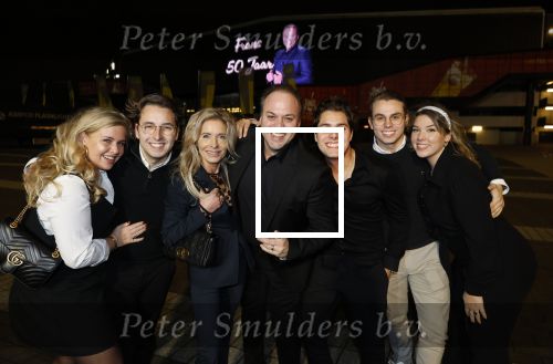 Rotterdam 30 december 2023
Surprise feestje voor Frans Bauer zijn 50e verjaardag in Ahoy. Frans Kwam met zijn vrouw Mariska Bauer en hun zonen Christiaan Frans Jr Lucas en Jan . Frans werd heel emotioneel toen hij aan kwam . In het circus werd er opgetreden door oa Patty Brard Thomas Berge en Emiel Hartkamp.