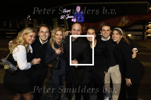 Rotterdam 30 december 2023
Surprise feestje voor Frans Bauer zijn 50e verjaardag in Ahoy. Frans Kwam met zijn vrouw Mariska Bauer en hun zonen Christiaan Frans Jr Lucas en Jan . Frans werd heel emotioneel toen hij aan kwam . In het circus werd er opgetreden door oa Patty Brard Thomas Berge en Emiel Hartkamp.