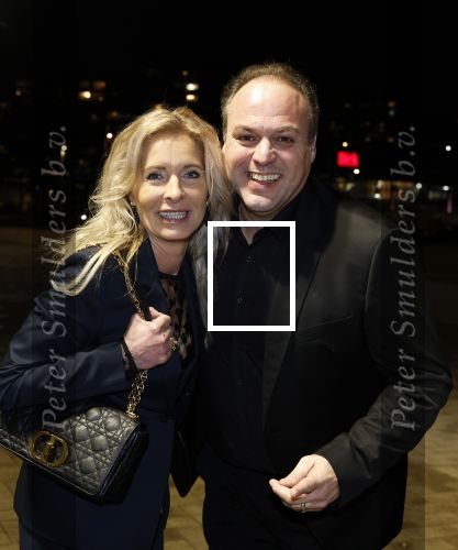 Rotterdam 30 december 2023
Surprise feestje voor Frans Bauer zijn 50e verjaardag in Ahoy. Frans Kwam met zijn vrouw Mariska Bauer en hun zonen Christiaan Frans Jr Lucas en Jan . Frans werd heel emotioneel toen hij aan kwam . In het circus werd er opgetreden door oa Patty Brard Thomas Berge en Emiel Hartkamp.
