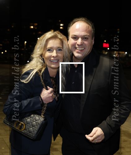 Rotterdam 30 december 2023
Surprise feestje voor Frans Bauer zijn 50e verjaardag in Ahoy. Frans Kwam met zijn vrouw Mariska Bauer en hun zonen Christiaan Frans Jr Lucas en Jan . Frans werd heel emotioneel toen hij aan kwam . In het circus werd er opgetreden door oa Patty Brard Thomas Berge en Emiel Hartkamp.