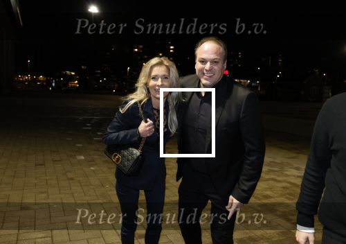 Rotterdam 30 december 2023
Surprise feestje voor Frans Bauer zijn 50e verjaardag in Ahoy. Frans Kwam met zijn vrouw Mariska Bauer en hun zonen Christiaan Frans Jr Lucas en Jan . Frans werd heel emotioneel toen hij aan kwam . In het circus werd er opgetreden door oa Patty Brard Thomas Berge en Emiel Hartkamp.