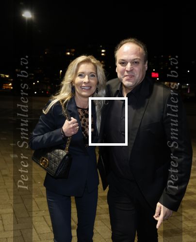 Rotterdam 30 december 2023
Surprise feestje voor Frans Bauer zijn 50e verjaardag in Ahoy. Frans Kwam met zijn vrouw Mariska Bauer en hun zonen Christiaan Frans Jr Lucas en Jan . Frans werd heel emotioneel toen hij aan kwam . In het circus werd er opgetreden door oa Patty Brard Thomas Berge en Emiel Hartkamp.