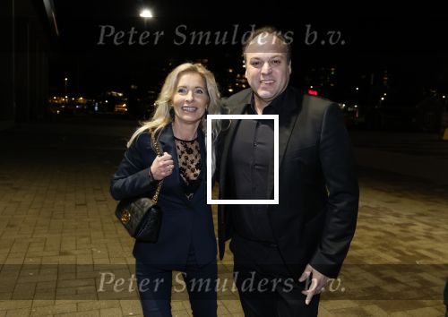 Rotterdam 30 december 2023
Surprise feestje voor Frans Bauer zijn 50e verjaardag in Ahoy. Frans Kwam met zijn vrouw Mariska Bauer en hun zonen Christiaan Frans Jr Lucas en Jan . Frans werd heel emotioneel toen hij aan kwam . In het circus werd er opgetreden door oa Patty Brard Thomas Berge en Emiel Hartkamp.