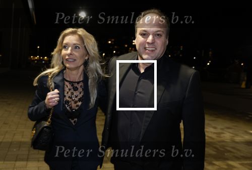 Rotterdam 30 december 2023
Surprise feestje voor Frans Bauer zijn 50e verjaardag in Ahoy. Frans Kwam met zijn vrouw Mariska Bauer en hun zonen Christiaan Frans Jr Lucas en Jan . Frans werd heel emotioneel toen hij aan kwam . In het circus werd er opgetreden door oa Patty Brard Thomas Berge en Emiel Hartkamp.