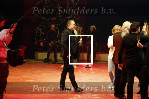 Rotterdam 30 december 2023
Surprise feestje voor Frans Bauer zijn 50e verjaardag in Ahoy. Frans Kwam met zijn vrouw Mariska Bauer en hun zonen Christiaan Frans Jr Lucas en Jan . Frans werd heel emotioneel toen hij aan kwam . In het circus werd er opgetreden door oa Patty Brard Thomas Berge en Emiel Hartkamp.