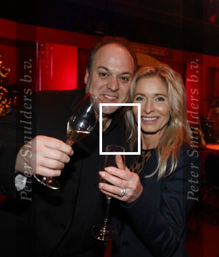 Rotterdam 30 december 2023
Surprise feestje voor Frans Bauer zijn 50e verjaardag in Ahoy. Frans Kwam met zijn vrouw Mariska Bauer en hun zonen Christiaan Frans Jr Lucas en Jan . Frans werd heel emotioneel toen hij aan kwam . In het circus werd er opgetreden door oa Patty Brard Thomas Berge en Emiel Hartkamp.