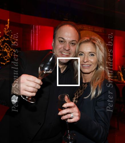 Rotterdam 30 december 2023
Surprise feestje voor Frans Bauer zijn 50e verjaardag in Ahoy. Frans Kwam met zijn vrouw Mariska Bauer en hun zonen Christiaan Frans Jr Lucas en Jan . Frans werd heel emotioneel toen hij aan kwam . In het circus werd er opgetreden door oa Patty Brard Thomas Berge en Emiel Hartkamp.