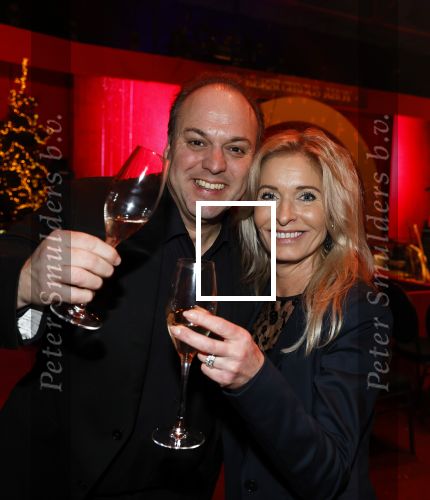 Rotterdam 30 december 2023
Surprise feestje voor Frans Bauer zijn 50e verjaardag in Ahoy. Frans Kwam met zijn vrouw Mariska Bauer en hun zonen Christiaan Frans Jr Lucas en Jan . Frans werd heel emotioneel toen hij aan kwam . In het circus werd er opgetreden door oa Patty Brard Thomas Berge en Emiel Hartkamp.