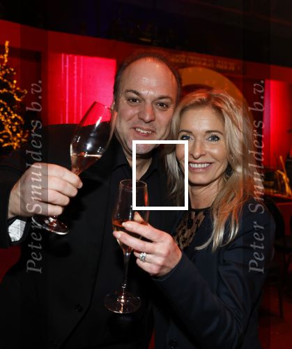 Rotterdam 30 december 2023
Surprise feestje voor Frans Bauer zijn 50e verjaardag in Ahoy. Frans Kwam met zijn vrouw Mariska Bauer en hun zonen Christiaan Frans Jr Lucas en Jan . Frans werd heel emotioneel toen hij aan kwam . In het circus werd er opgetreden door oa Patty Brard Thomas Berge en Emiel Hartkamp.