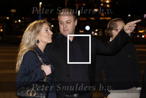 Rotterdam 30 december 2023
Surprise feestje voor Frans Bauer zijn 50e verjaardag in Ahoy. Frans Kwam met zijn vrouw Mariska Bauer en hun zonen Christiaan Frans Jr Lucas en Jan . Frans werd heel emotioneel toen hij aan kwam . In het circus werd er opgetreden door oa Patty Brard Thomas Berge en Emiel Hartkamp.
