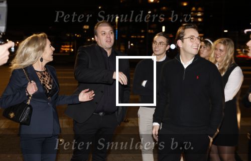 Rotterdam 30 december 2023
Surprise feestje voor Frans Bauer zijn 50e verjaardag in Ahoy. Frans Kwam met zijn vrouw Mariska Bauer en hun zonen Christiaan Frans Jr Lucas en Jan . Frans werd heel emotioneel toen hij aan kwam . In het circus werd er opgetreden door oa Patty Brard Thomas Berge en Emiel Hartkamp.