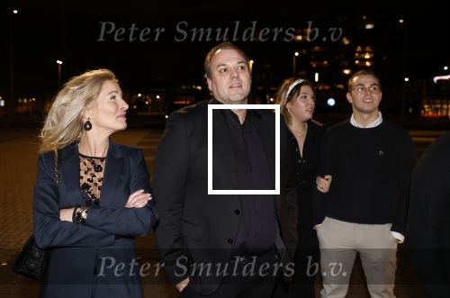 Rotterdam 30 december 2023
Surprise feestje voor Frans Bauer zijn 50e verjaardag in Ahoy. Frans Kwam met zijn vrouw Mariska Bauer en hun zonen Christiaan Frans Jr Lucas en Jan . Frans werd heel emotioneel toen hij aan kwam . In het circus werd er opgetreden door oa Patty Brard Thomas Berge en Emiel Hartkamp.